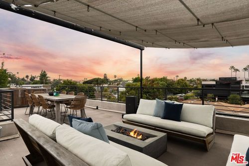 2416 Frey Ave, Venice, CA, 90291-4754 | Card Image