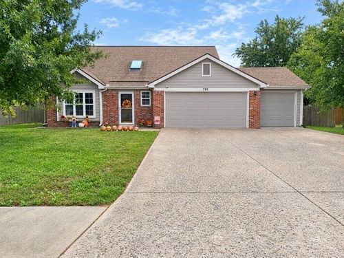 790 Myers Dr, Tonganoxie, KS, 66086-8928 | Card Image