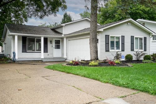 819 Woodingham Ave, Waterford, MI, 48328-4174 | Card Image