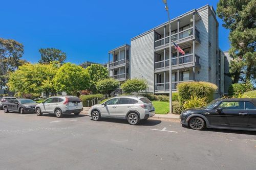 208-651 Port Dr, San Mateo, CA, 94404 | Card Image