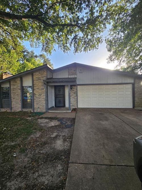 5643 Condon Lane, Houston, TX, 77053 | Card Image