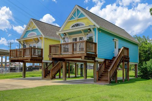 b-50 W 8th St, Kemah, TX, 77565-2606 | Card Image