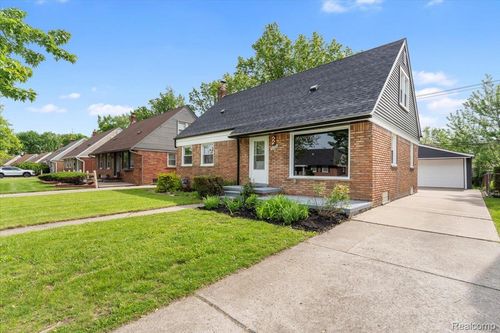 16355 Windermere Cir, Southgate, MI, 48195-3905 | Card Image