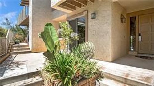 111 Hilltop Cir, Rancho Palos Verdes, CA, 90275-3426 | Card Image