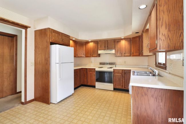 2210-2212 W Huntington Dr, Home with 0 bedrooms, 0 bathrooms and 2 parking in Quincy IL | Image 4