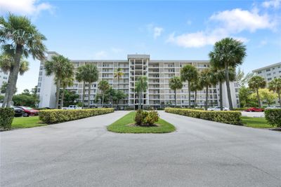 602 - 3150 N Palm Aire Dr, Condo with 2 bedrooms, 2 bathrooms and null parking in Pompano Beach FL | Image 1