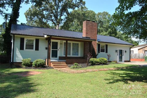 101 Madison Dr, Mount Holly, NC, 28120-1742 | Card Image