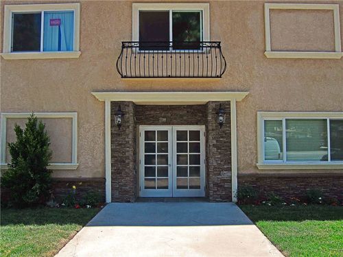 17330 Chatsworth St, Granada Hills, CA, 91344-7247 | Card Image