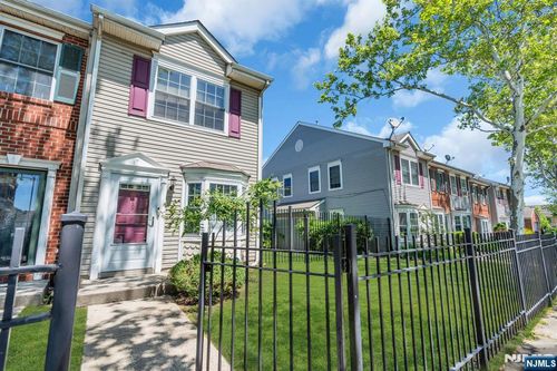 19 Clarion Ln, Newark, NJ, 07103-3385 | Card Image
