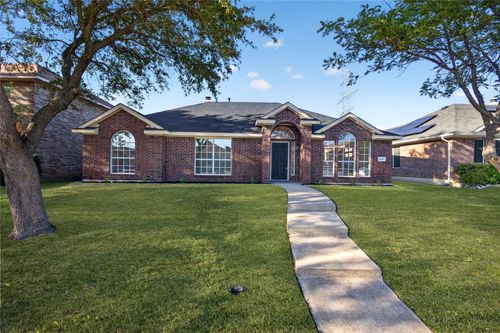2221 Bridle Path Dr, Lancaster, TX, 75146-2039 | Card Image
