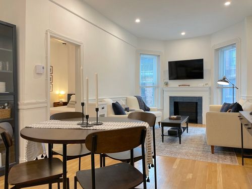 200-827 Boylston St., Boston, MA, 02116 | Card Image
