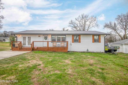 102 Hickory Ln, Sweetwater, TN, 37874-3219 | Card Image
