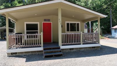 Awesome cover porch to sit and relax | Image 1