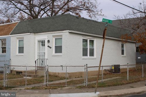 1039 Barker Rd, SHARON HILL, PA, 19079-1806 | Card Image