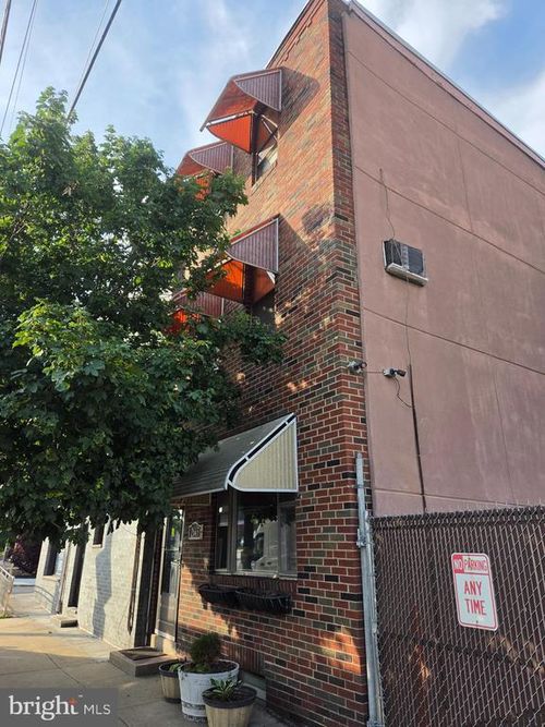2665 E Cumberland St, PHILADELPHIA, PA, 19125-3722 | Card Image