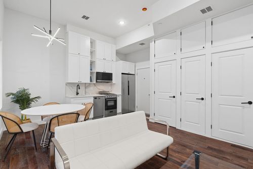 302-104 Glenwood Ave, Jersey City, NJ, 07306-5904 | Card Image