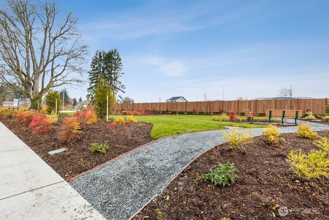 Community Park #1/Benches/ Picnic Table | Image 29