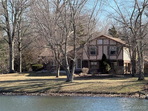 211 Covered Bridge Ln, Belleville, IL, 62221-6108 | Card Image