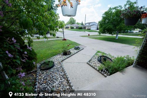4123 Bieber Drive, Sterling Heights, MI, 48310 | Card Image