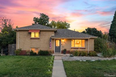 2596 S Uno Way, House other with 3 bedrooms, 2 bathrooms and 2 parking in Denver CO | Image 3