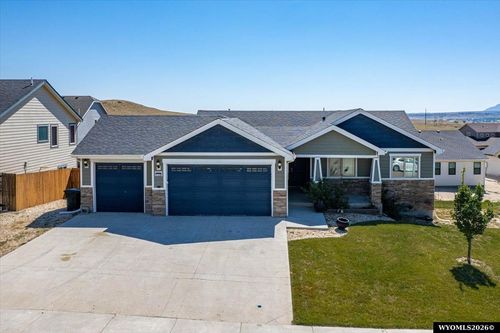 1101 River Heights Dr, Mills, WY, 82604-2119 | Card Image