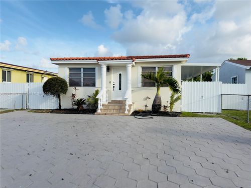 2-854 E 32nd St, Hialeah, FL, 33013-3433 | Card Image