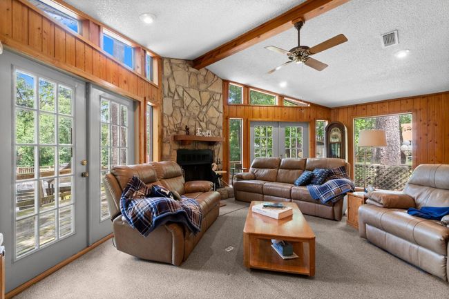 31 N Lakeview Dr, House other with 4 bedrooms, 2 bathrooms and 2 parking in Pointblank TX | Image 7