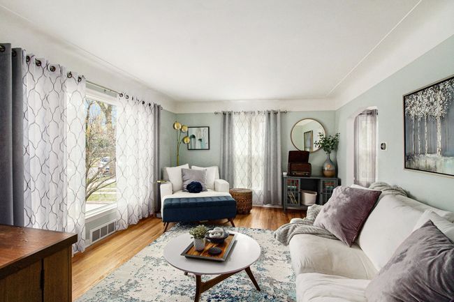 Living Room | Image 6