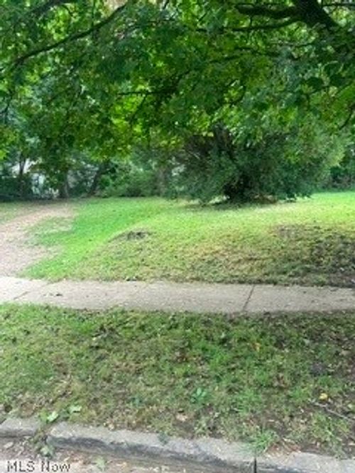 1318 Marcy St, Akron, OH, 44301-1460 | Card Image