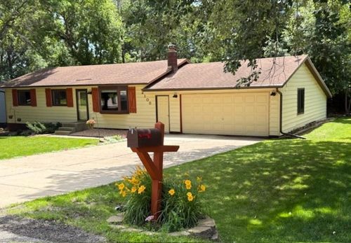 2108 Irvine Place, Alexandria, MN, 56308 | Card Image