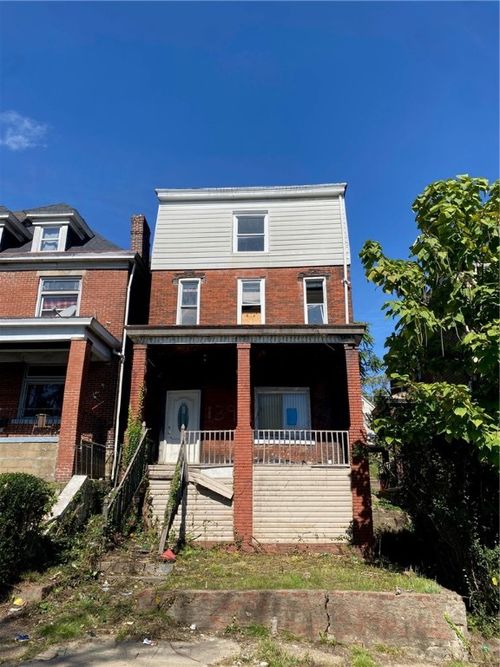 139 Charles St, Mount Oliver, PA, 15210-1608 | Card Image