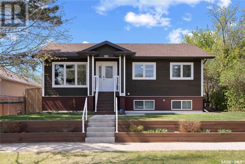 821 100th St, North Battleford, SK, S9A0T8 | Card Image