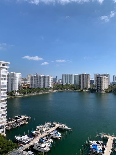 1605 - 18041 Biscayne Blvd, Condo with 2 bedrooms, 2 bathrooms and null parking in Aventura FL | Image 1