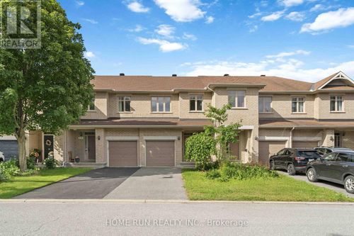 230 Badgeley Avenue, Ottawa, ON, K2T0A4 | Card Image