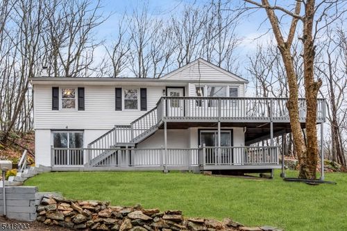 4 Toledo Ct, Hopatcong, NJ, 07843-1739 | Card Image
