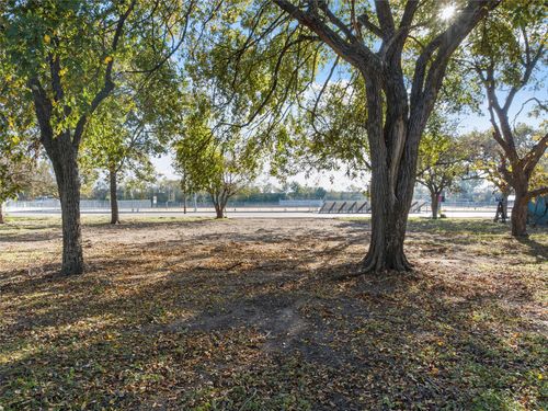 606 S Reagan St, West, TX, 76691-1747 | Card Image