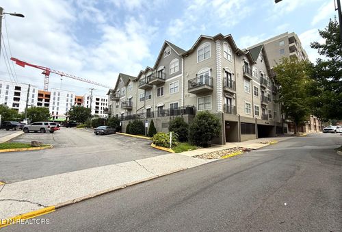 102-1801 Lake Ave, Knoxville, TN, 37916-3022 | Card Image
