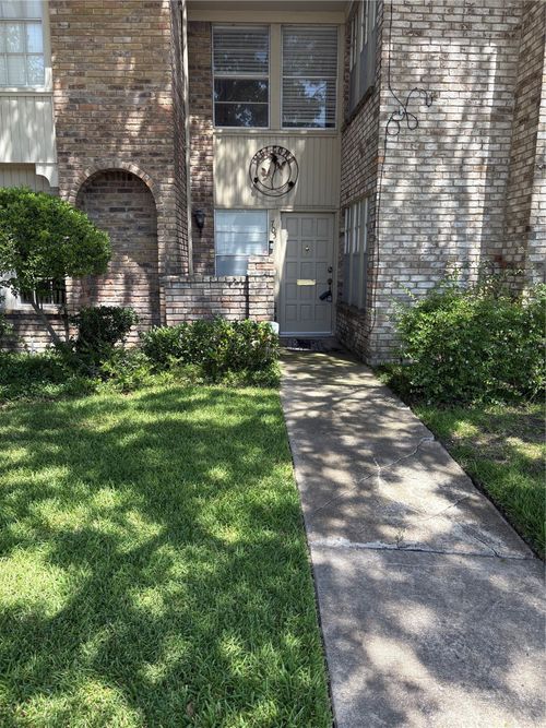 705 Towne House Ln, Richardson, TX, 75081-5112 | Card Image