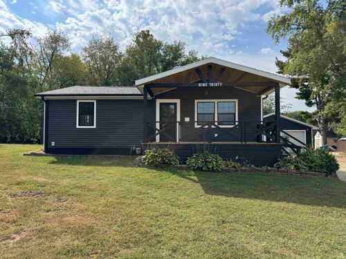 930 Sunset Dr, Covington, IN, 47932-1367 | Card Image