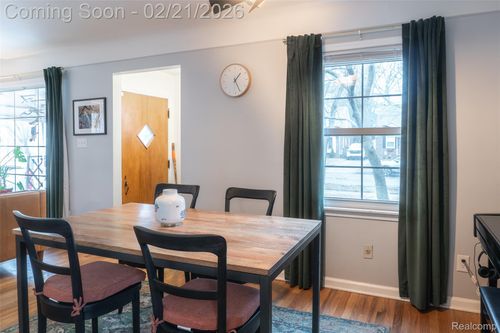 1421 Hollywood St, Dearborn, MI, 48124-5021 | Card Image