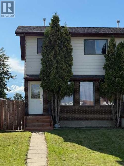 40 Cochrane Rd, Whitecourt, AB, T7S1C2 | Card Image