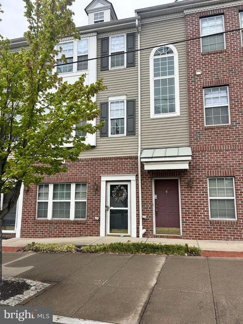 1068 Lamberton St, TRENTON, NJ, 08611-3423 | Card Image