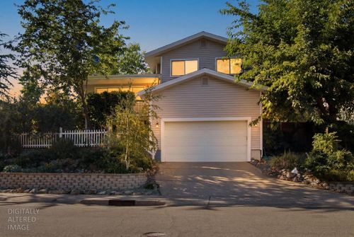 204 Celesta Dr, Grass Valley, CA, 95945-5620 | Card Image