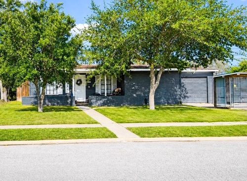 310 S 20th St, Kingsville, TX, 78363-6055 | Card Image