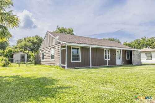 123 Burnet St, Port Lavaca, TX, 77979-2610 | Card Image