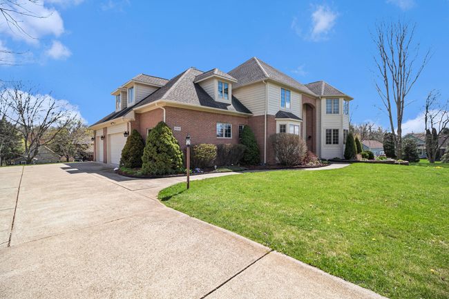 9037 Yorkshire Dr, House other with 4 bedrooms, 4 bathrooms and null parking in Saline MI | Image 38