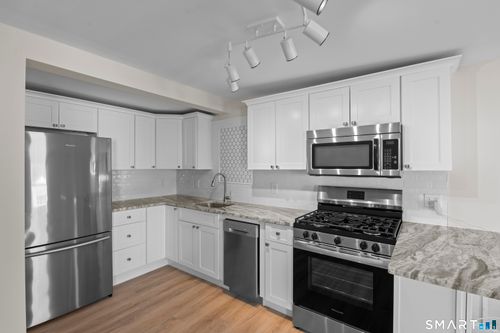 6-17 Hancox St, Stonington, CT, 06378-1455 | Card Image
