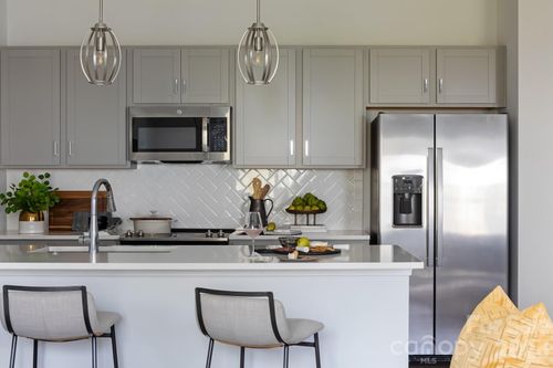 6045 Longar Lane, Charlotte, NC, 28269 | Card Image