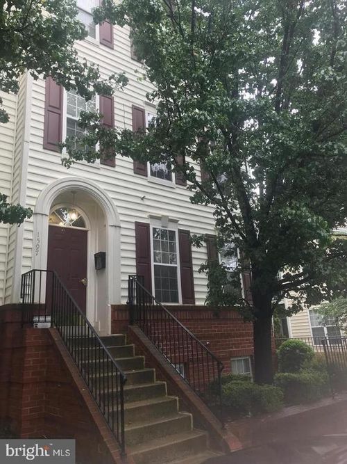 apt-102-1597 Leeds Castle Dr, VIENNA, VA, 22182-5559 | Card Image