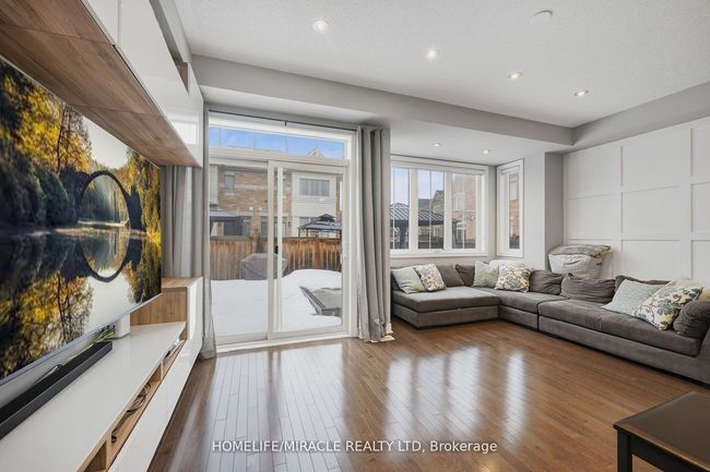 36 Bernadino St, House attached with 4 bedrooms, 3 bathrooms and 2 parking in Brampton ON | Image 7